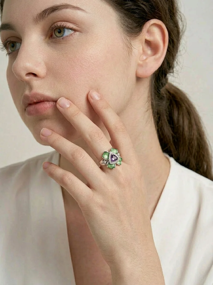 Кольцо "Мерседес" с аметистом и бриллиантами